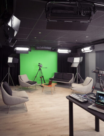 Studio Image Yannick Bellon - photo Matthieu Raffard