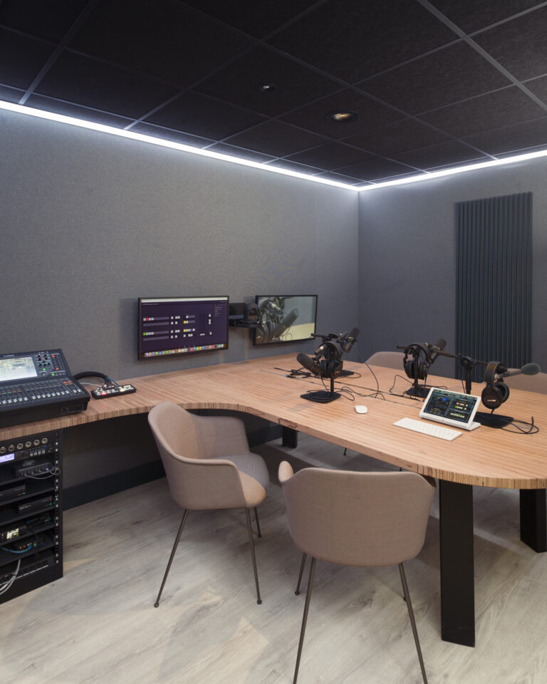 Studio Son Alain Trutat - photo Matthieu Raffard